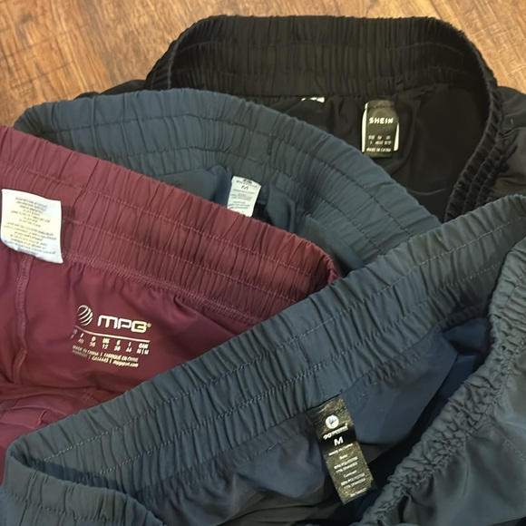 Women’s active shorts lot - Picture 3 of 3